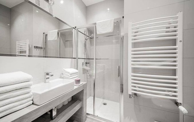 Badkamer van een appartement van Appartementen 4Seasons in Krakau
