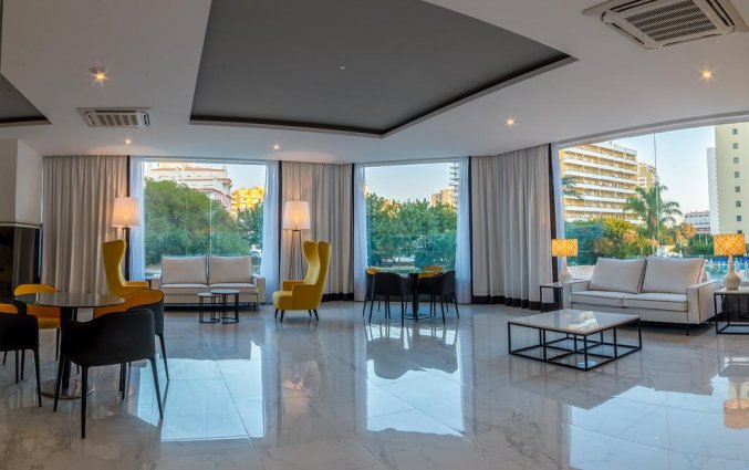 Lobby van Aparthotel Flor Da Rocha in de Algarve