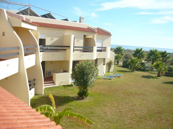 Balkonnen van de kamers van Hotel Praia da Lota Resort in de Algarve