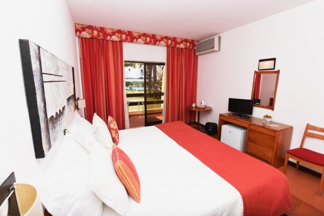Tweepersooskamer van Hotel Praia da Lota Resort in de Algarve