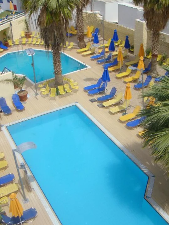 Kassavetis Center - Hotel Studios and Apartments