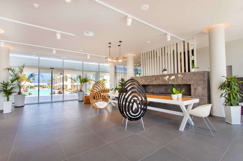 White Dreams Resort