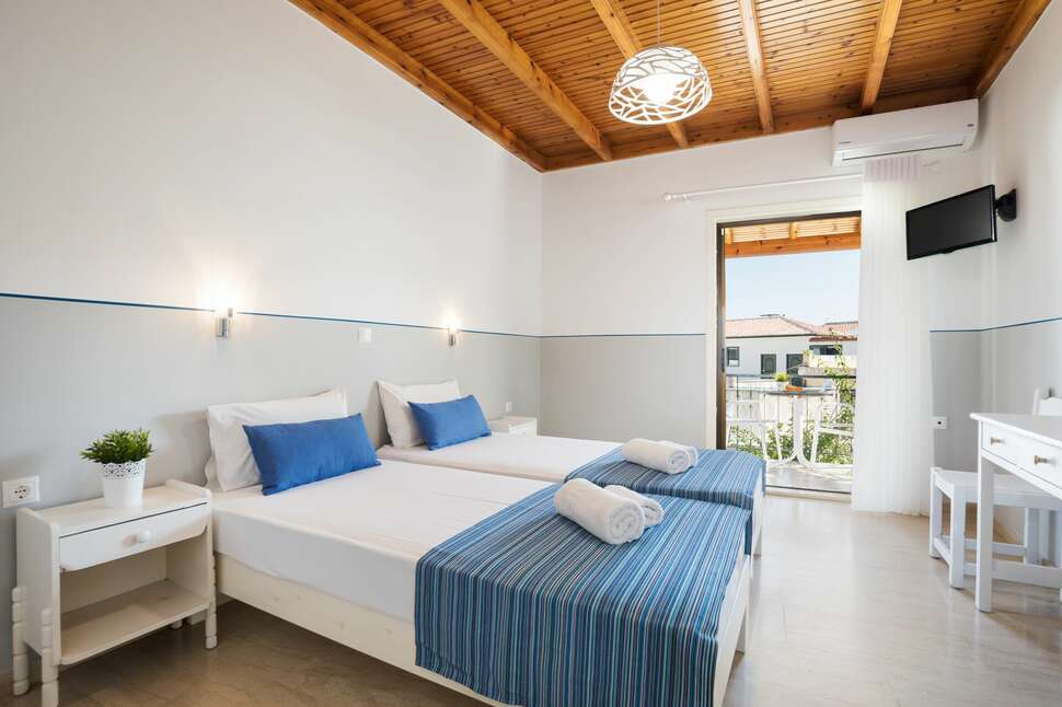 Bella Vista Hotel and Studios