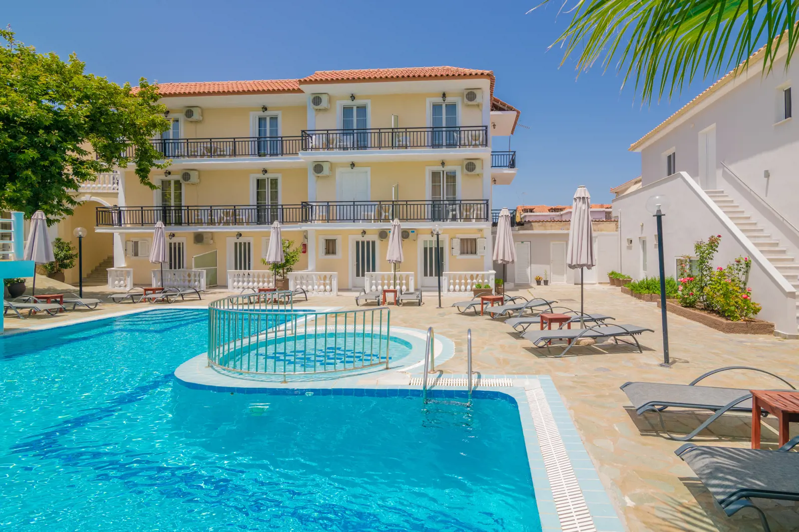 Dimitra Aparthotel