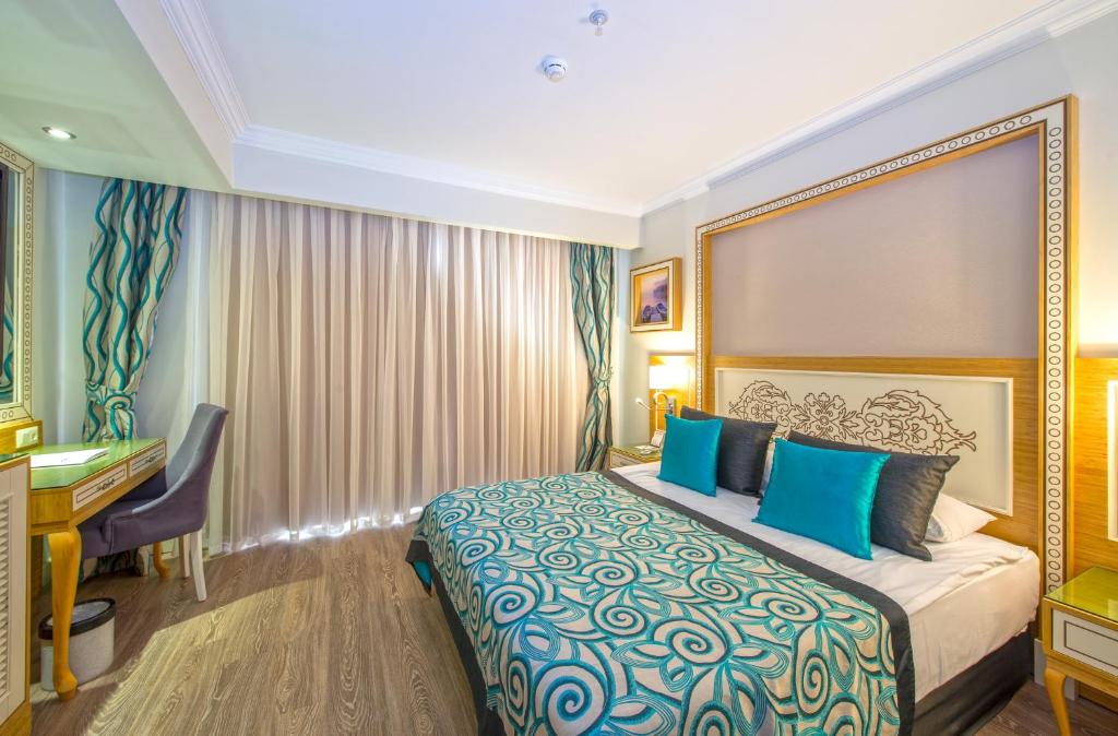 Crystal Waterworld Resort And SPA