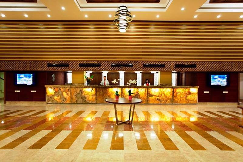 Club Grand Side