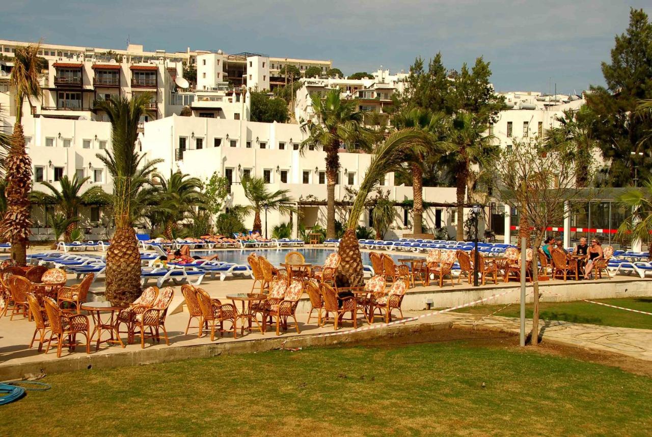 Nagi Beach Hotel