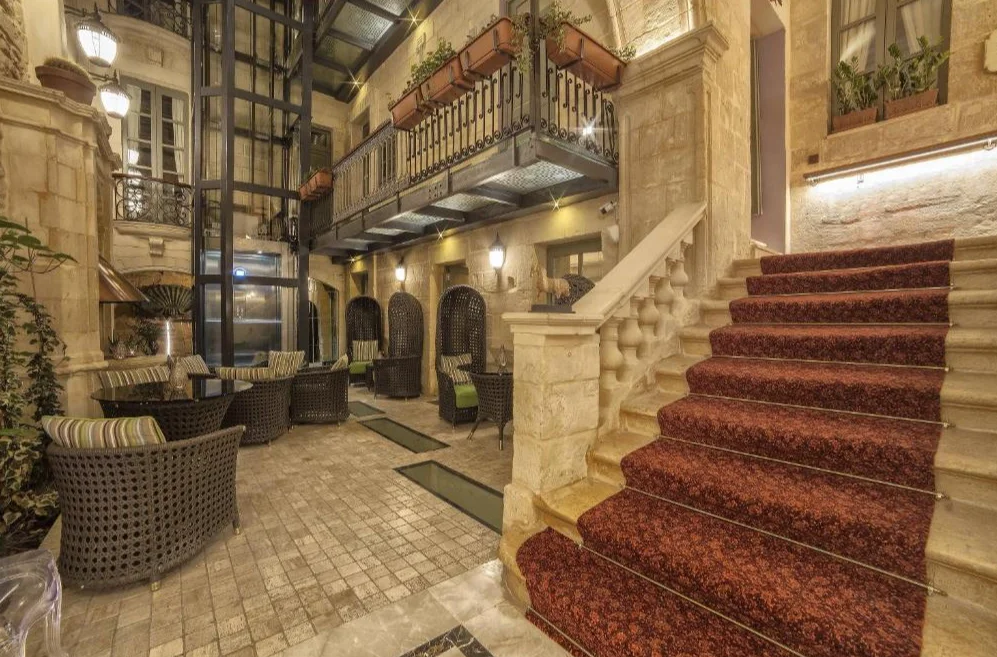 Palazzo Consiglia lounge 