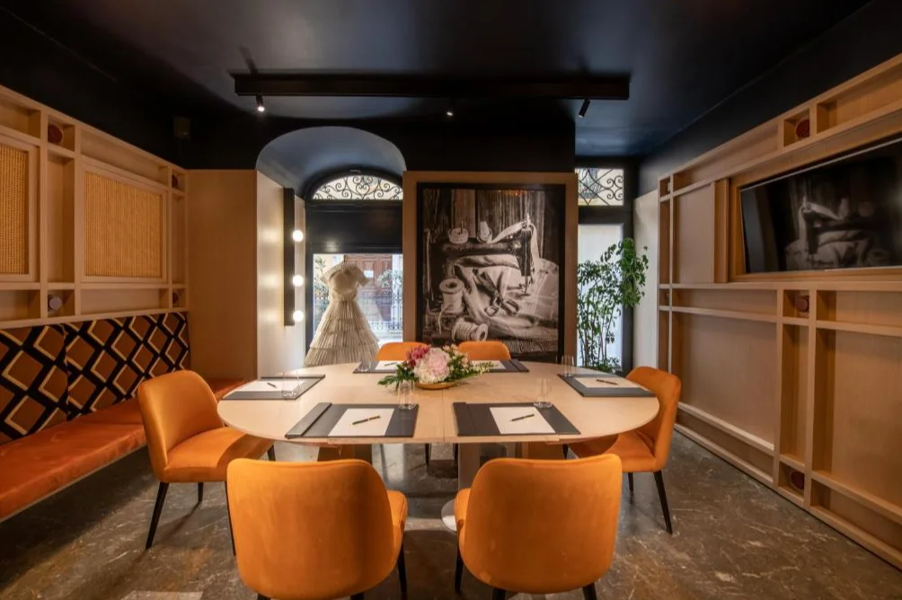 Rosselli AX Privilege restaurant 