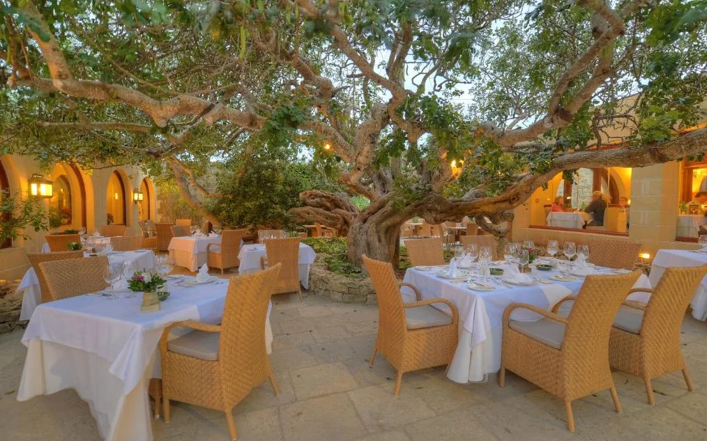 Ta Cenc Hotel & Spa terras 