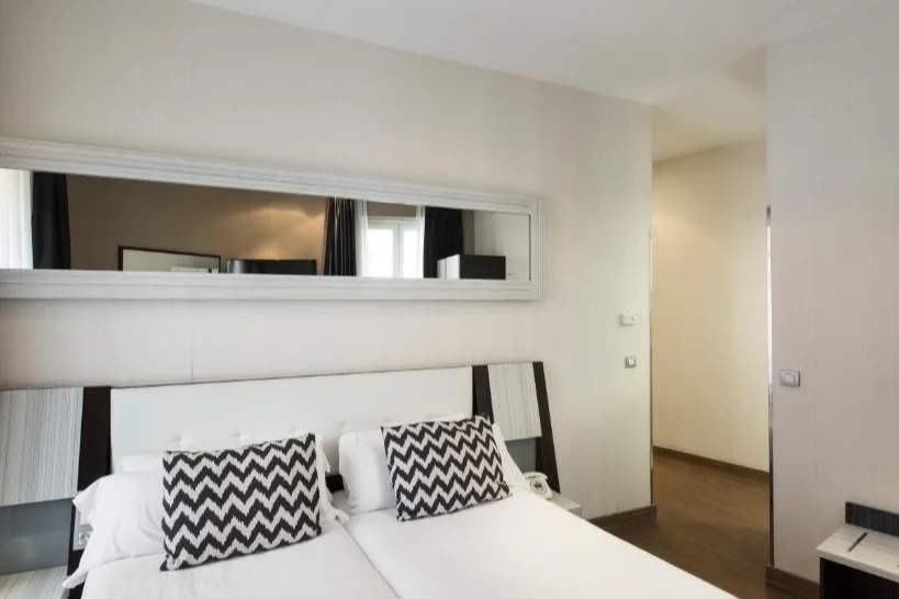 twinroom Petit Palace Triball