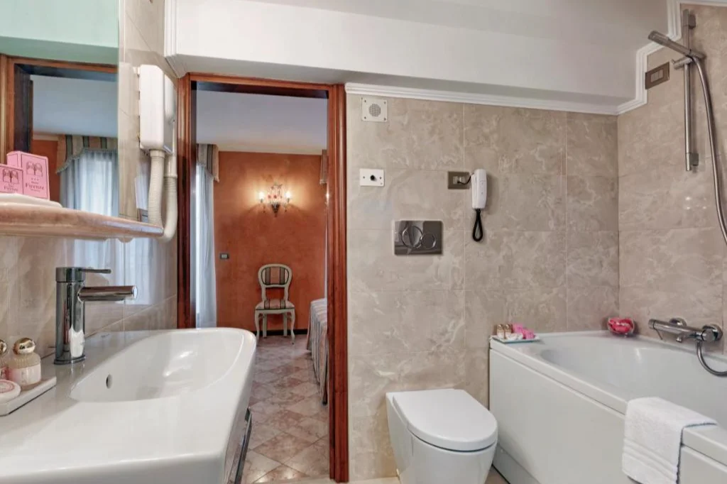 Hotel Firenze Venetië Badkamer