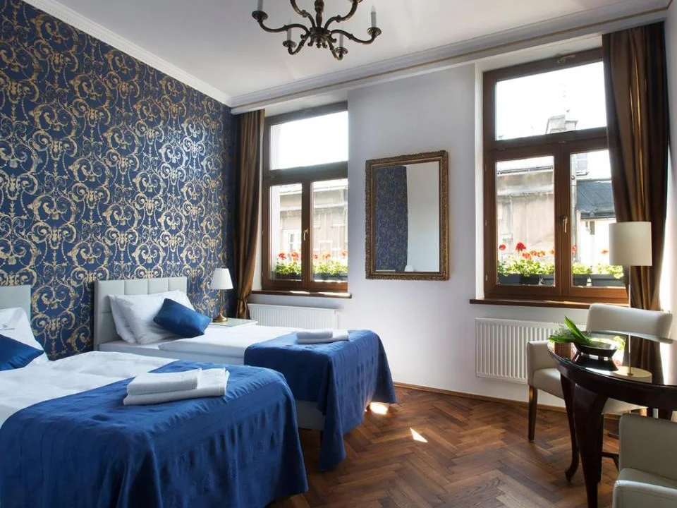 Antique Apartments Old Town twin