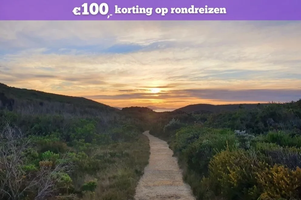 Zonsondergang langs de kustlijn2