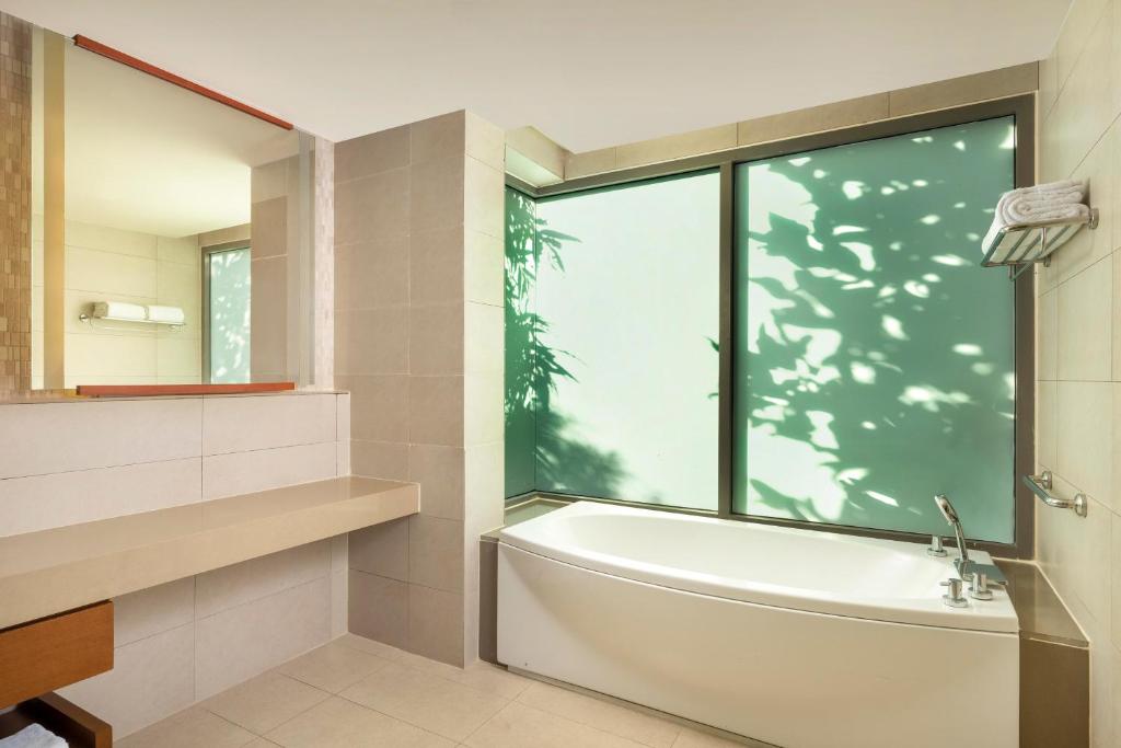 Eigen badkamer in het Westin Siray Bay Resort & Spa