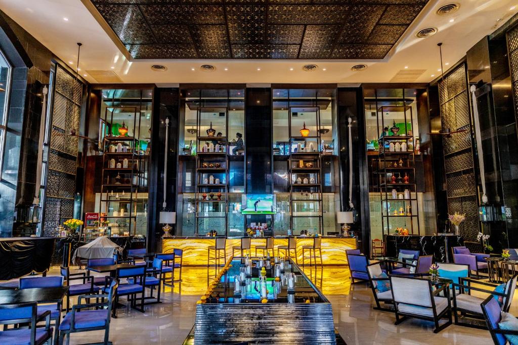 4 Restaurant in het Royal Paradise Hotel & Spa