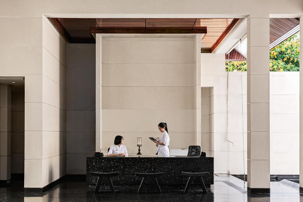 Roomservice bij Paresa Resort Phuket