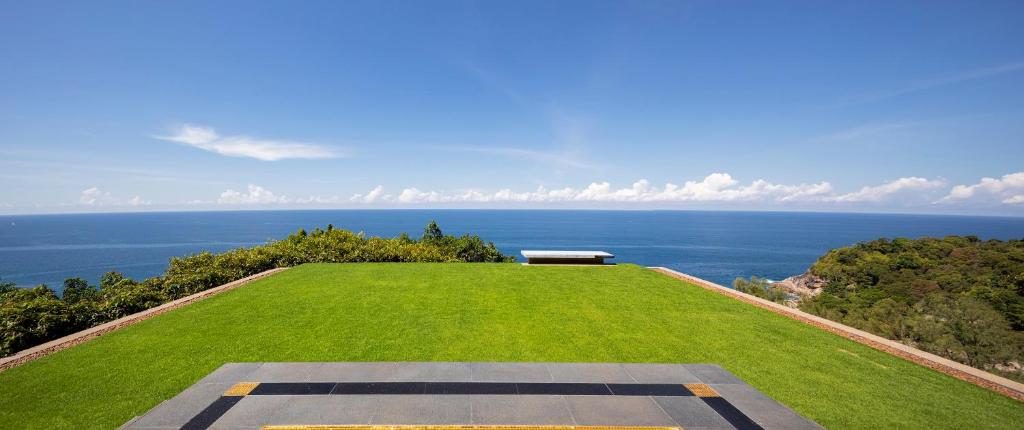 Uitzicht op zee bij Paresa Resort Phuket