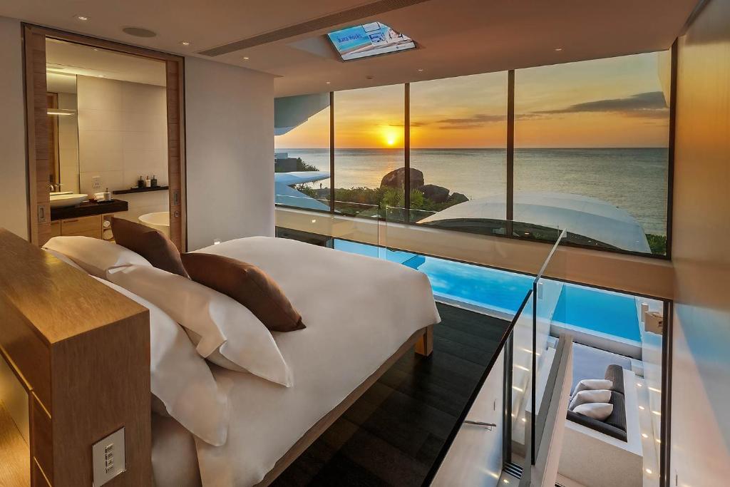 Uitzicht op zee bij Kata Rocks