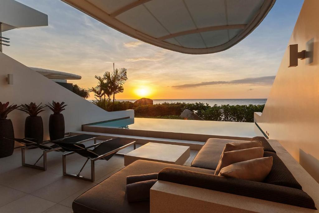 Uitzicht op zee bij Kata Rocks