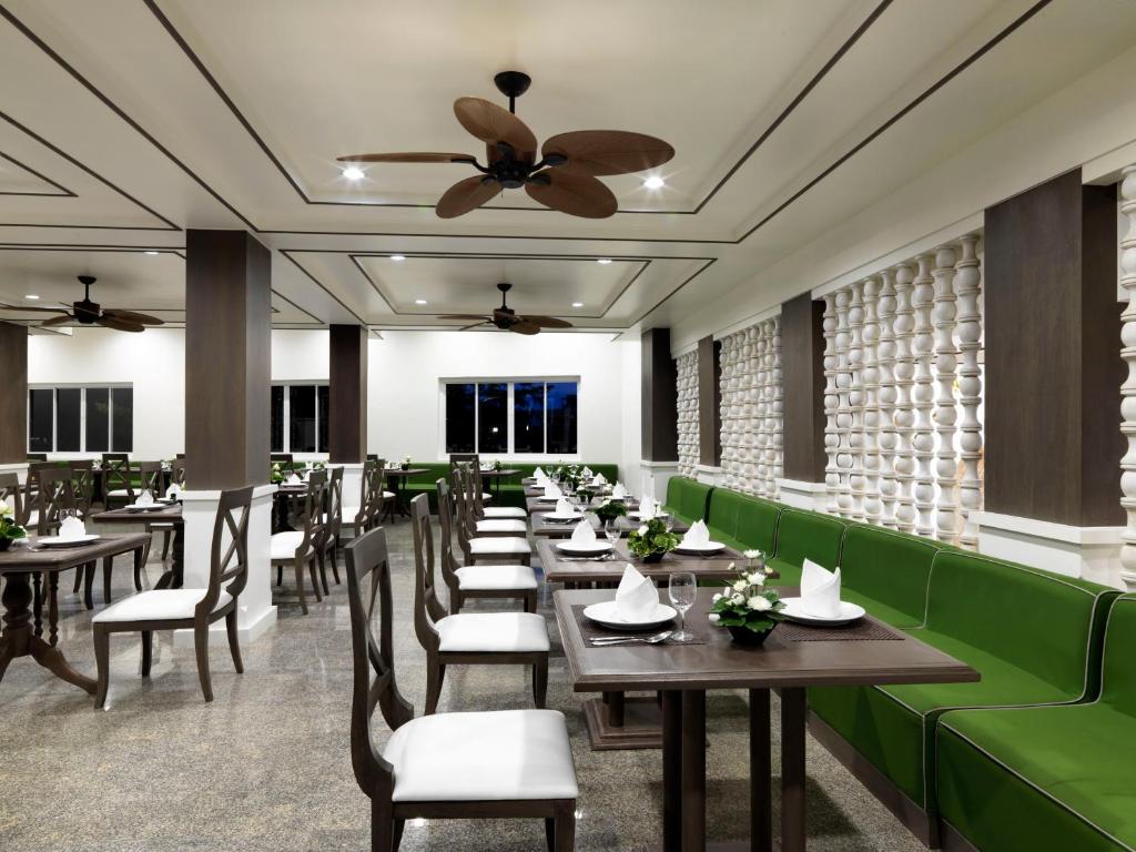 Restaurant in Chanalai Flora Resort