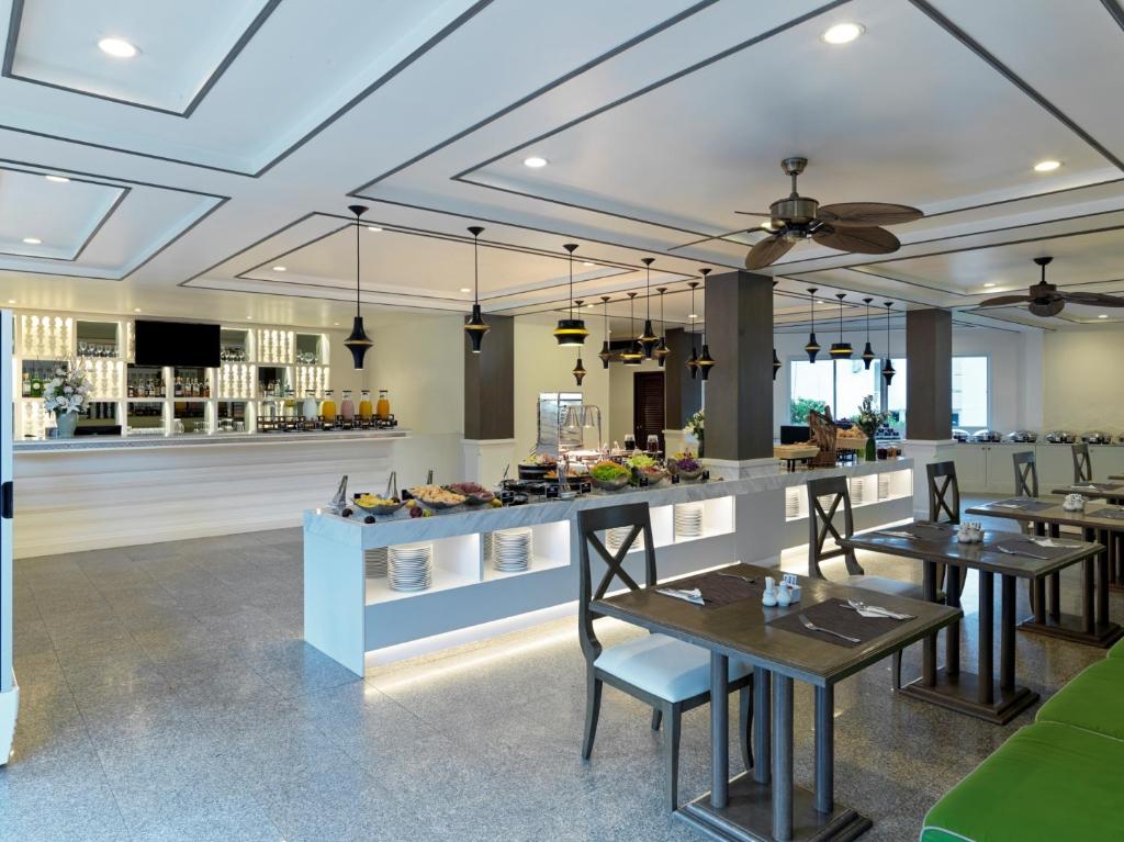 Restaurant in Chanalai Flora Resort