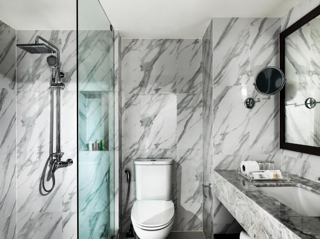 Roomservice bij Chanalai Flora Resort