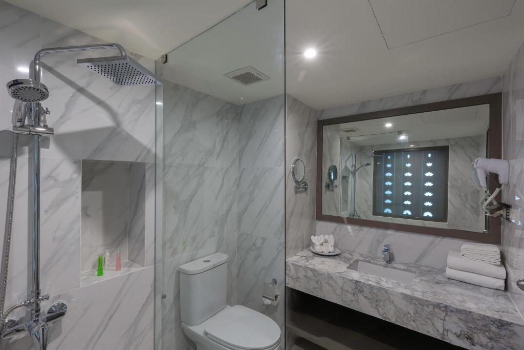 Roomservice bij Chanalai Flora Resort