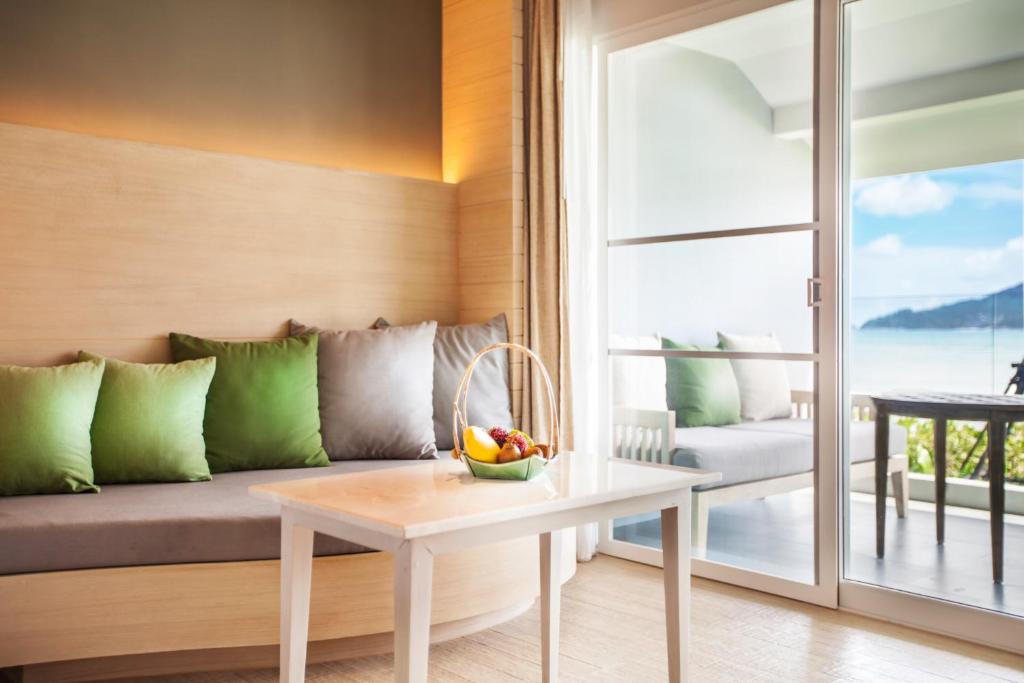 Aan het strand bij Amari Phuket