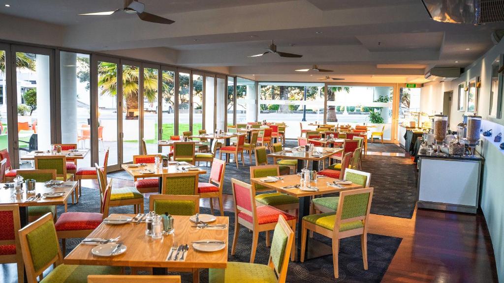 Zeer goed ontbijt bij Scenic Hotel Te Pania