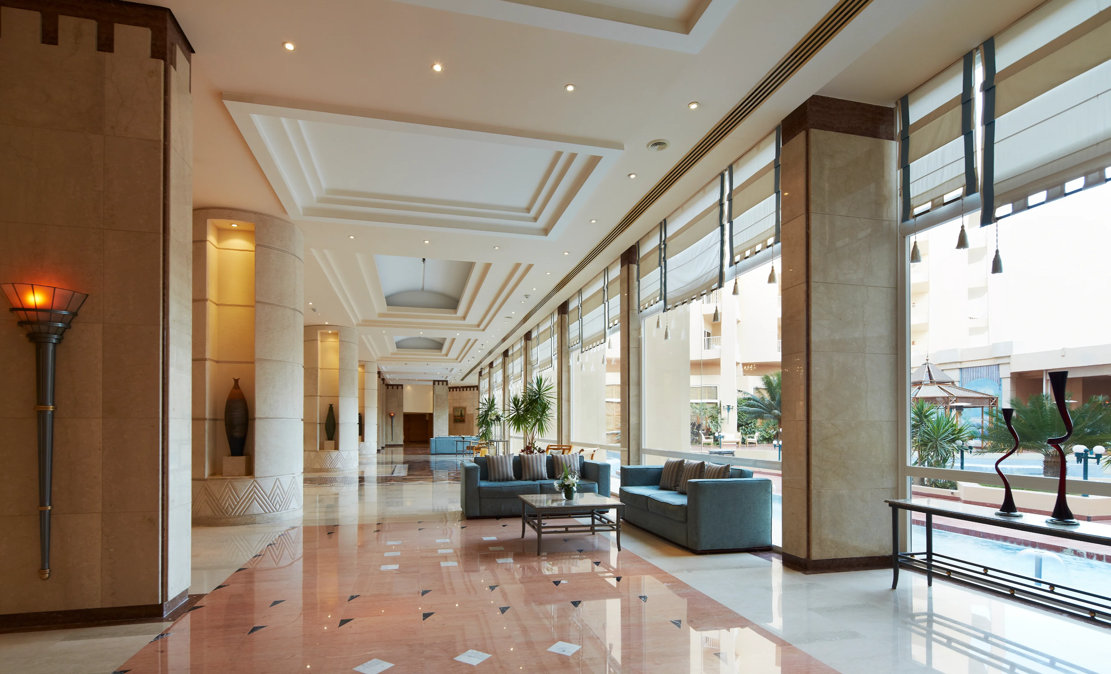 Mariott Beach Resort - lobby