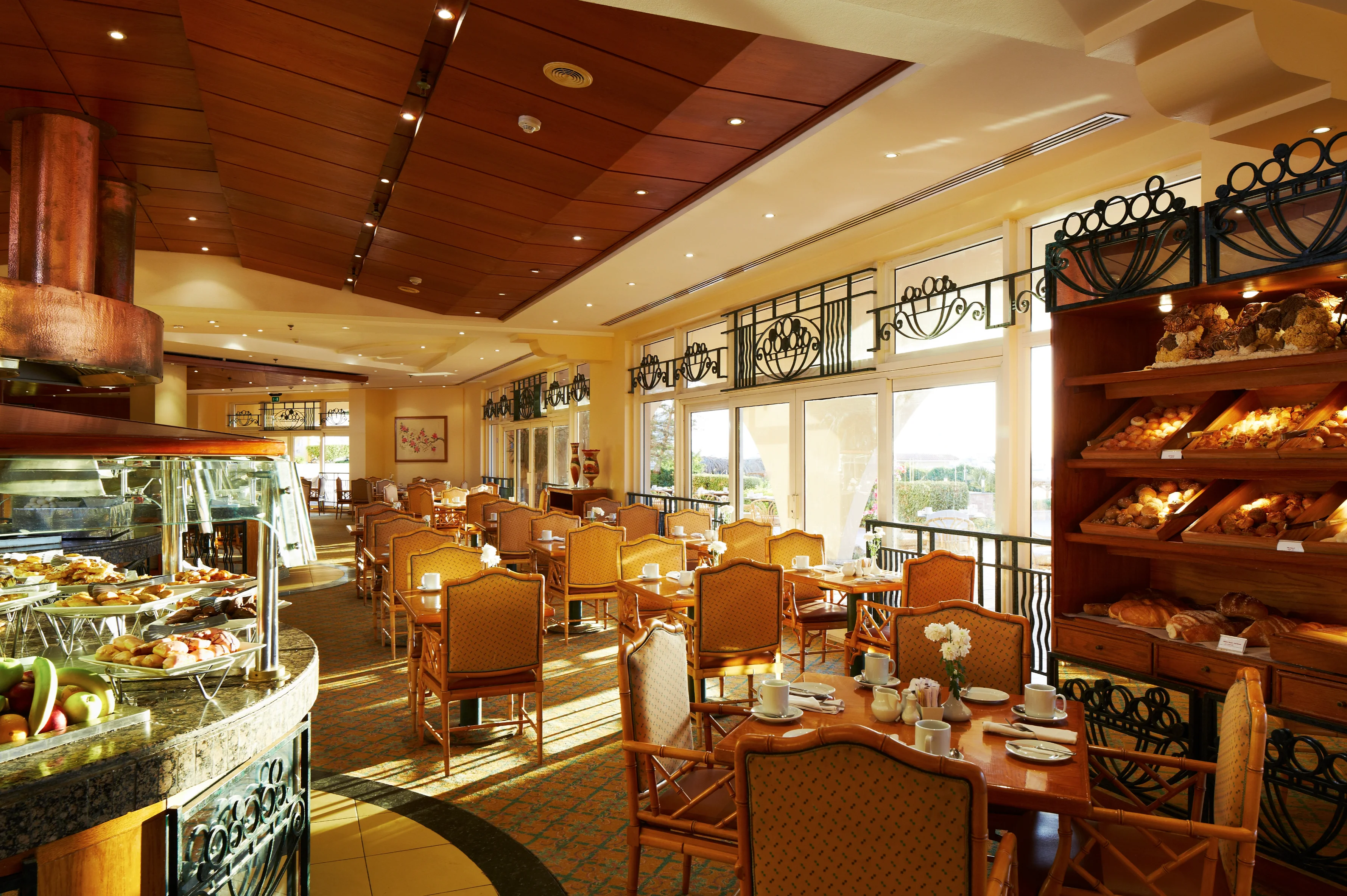 Mariott Beach Resort - restaurant