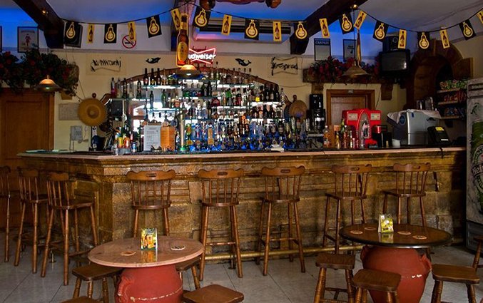 Bar van White Dolphin Holiday Complex op Malta