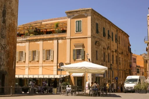 Kleinschalig-Sardinie7