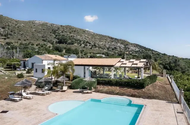 Agriturismo Alle Riserve Cavagrande zwembad