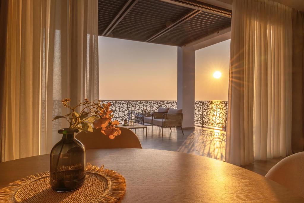 Glow Boutique Hotel & Suites - lounge