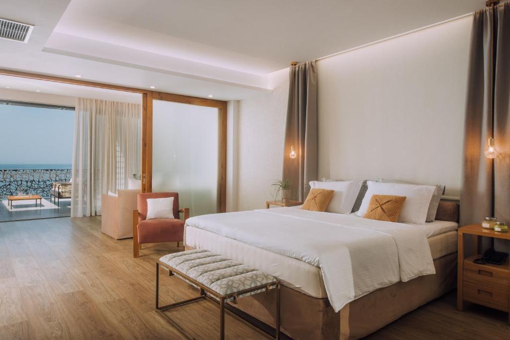 Glow Boutique Hotel & Suites - suite met balkon