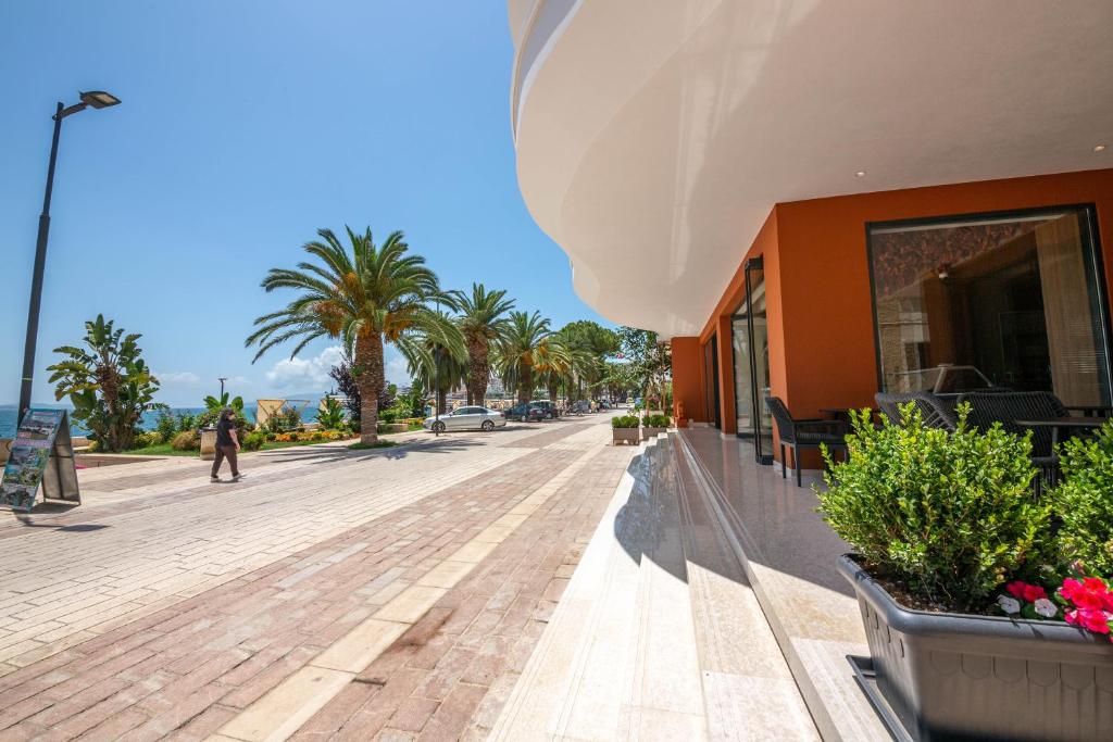 Hotel Vale - boulevard van Sarande