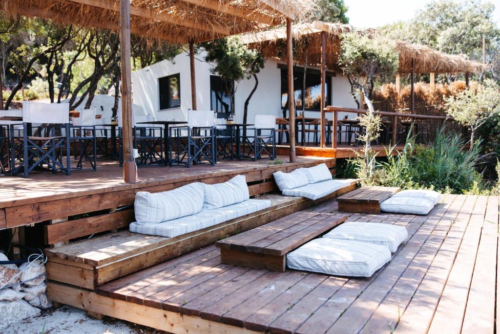 ARAMERAS Resort - loungeterras