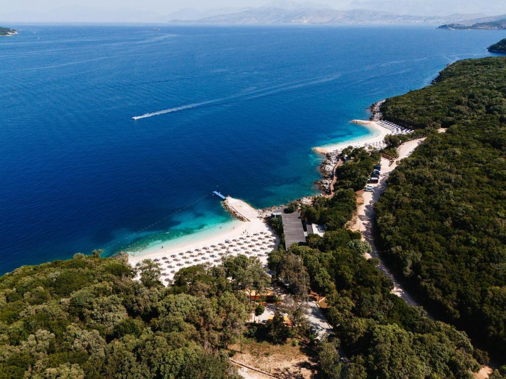 ARAMERAS Resort - luchtfoto kust