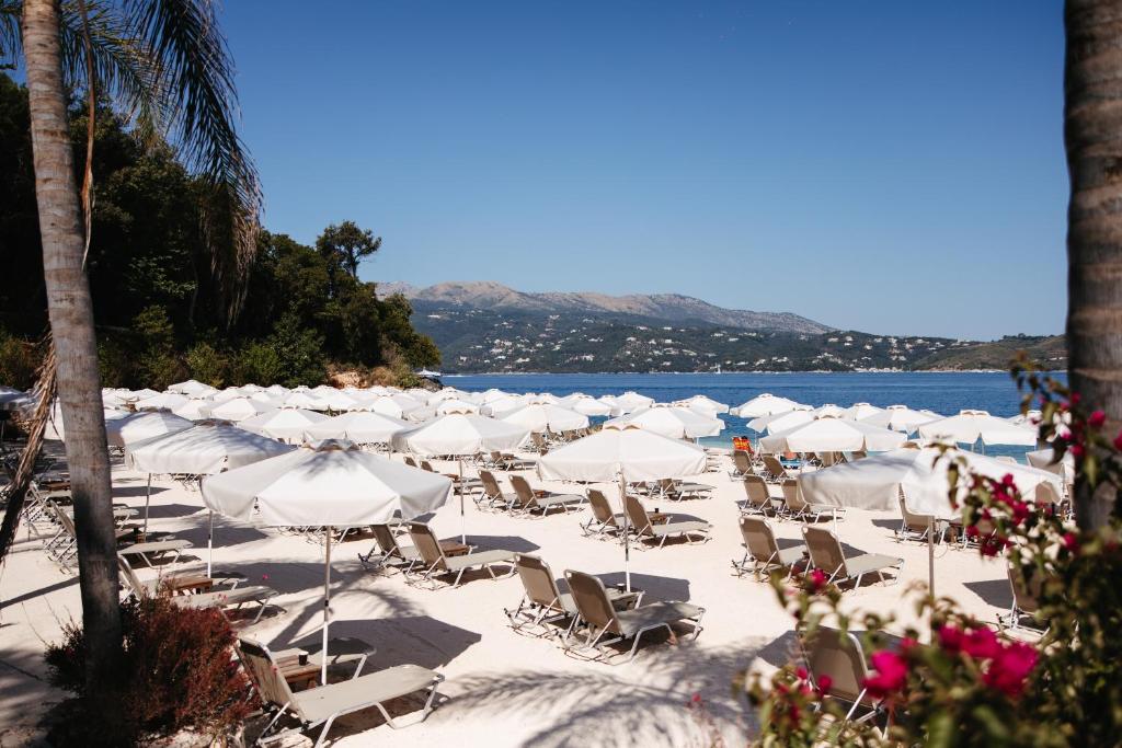 ARAMERAS Resort - strandclub met ligbedden