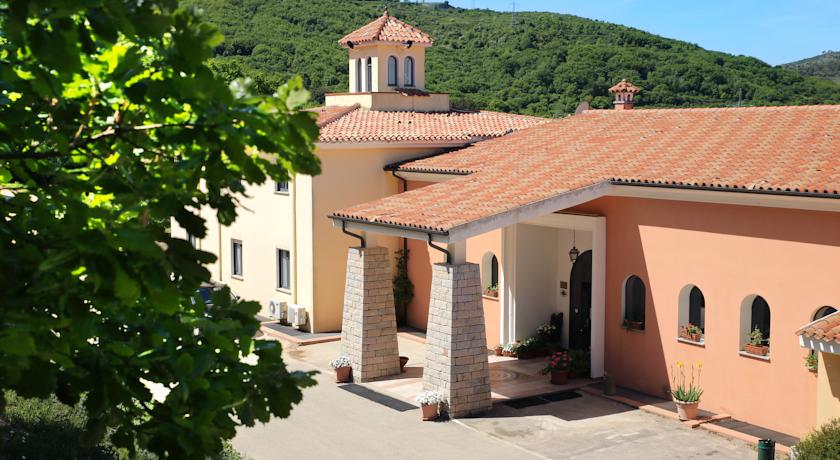 Hotel Pausania Inn op Sardinie