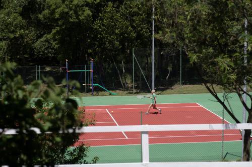 Tennisbaan van Hotel Pausania Inn op Sardinie