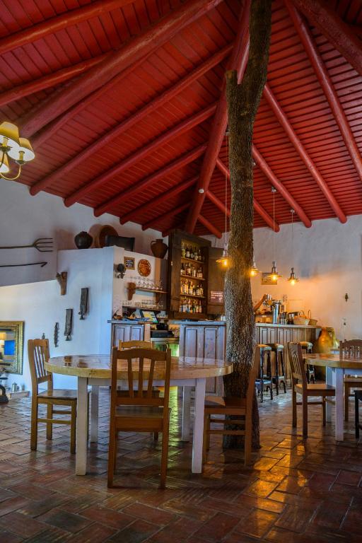 Aldeia da Pedralva - overdekt terras van het restaurant