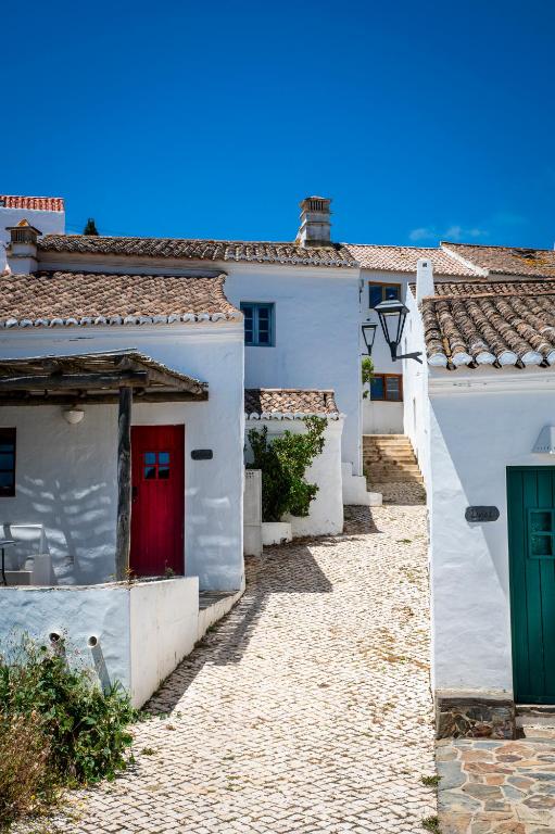 Aldeia da Pedralva - straatje tussen de dorpshuizen