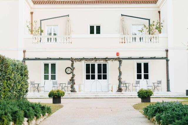 Villa Fanny - gevel van de villa met terras