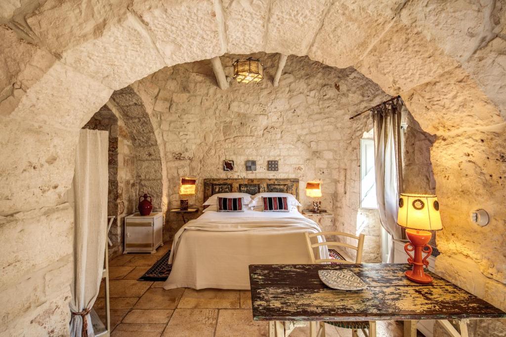Masseria Cervarolo - trullo-kamer met stenen boog
