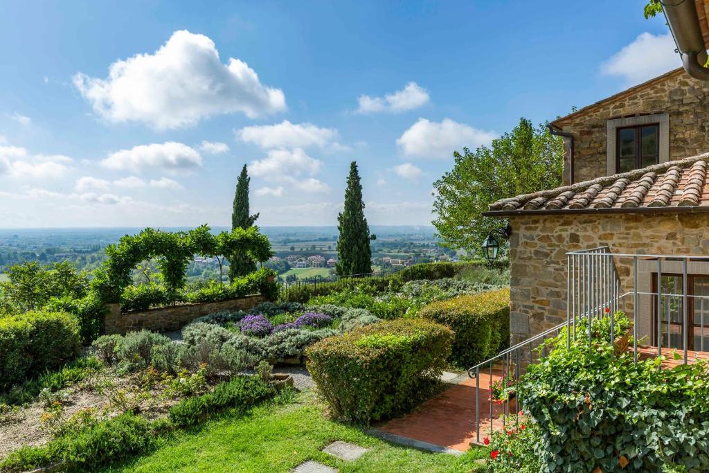 Il Falconiere - tuin met uitzicht