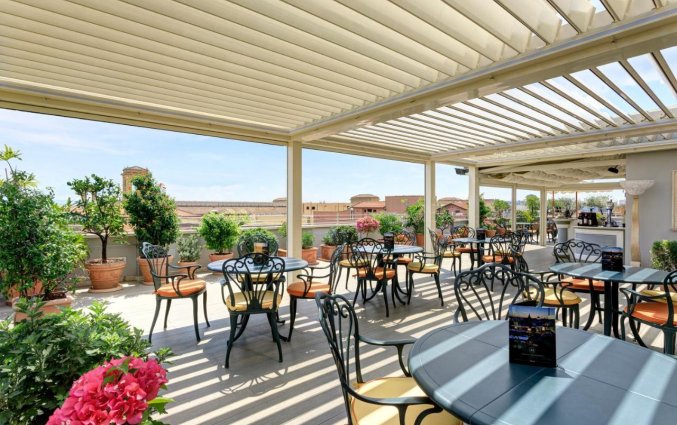 Terras van Hotel Marcella Royal