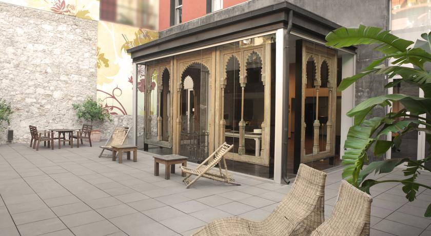 Terras van Hotel Onix Liceo